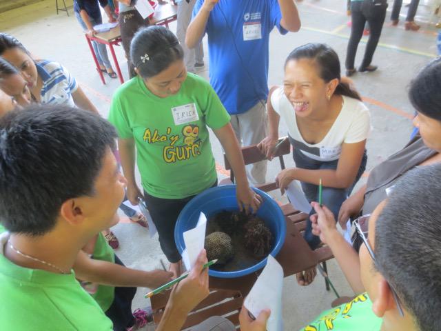 Connecting Filipino Teachers to Marine Biodiversity and Sustainability academyadventures.tumblr.com/post/116383181… #casfieldnotes