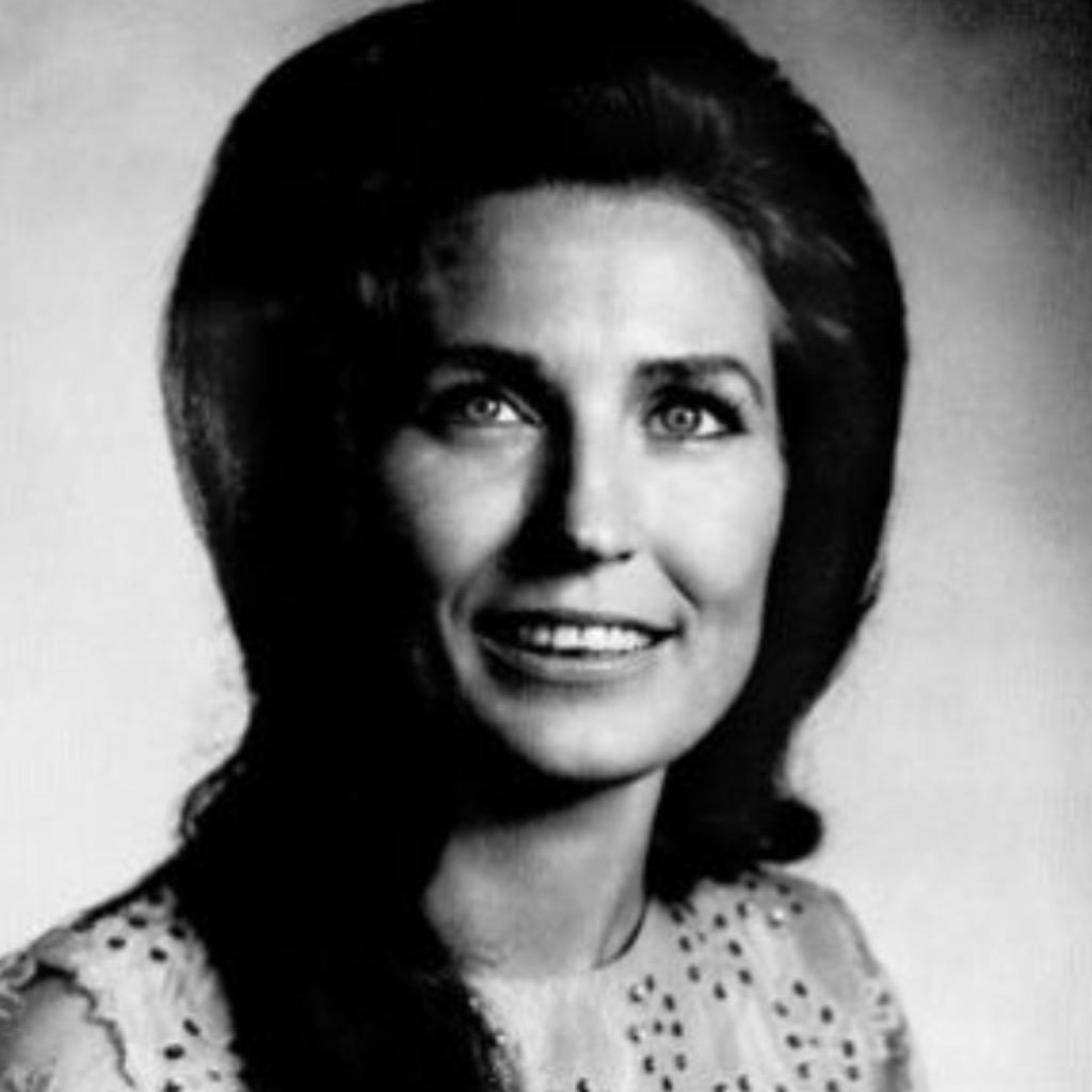 Happy Birthday to the 1st Lady of Country Music and my forever idol.. Loretta Lynn! 