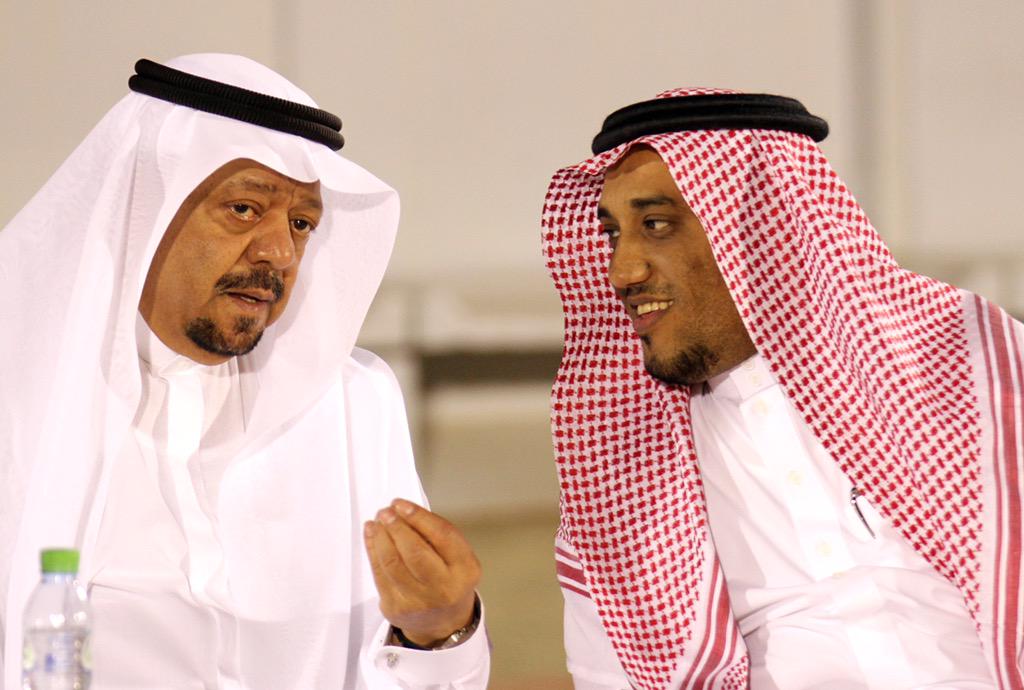 alwehdaclub1's tweet photo. تحفيز الفرسان للقاء الباطن بتسليمهم مكافآت الفوز على النهضة المقدمة من الزويهري واللحياني http://t.co/Ot8lFYwYzZ