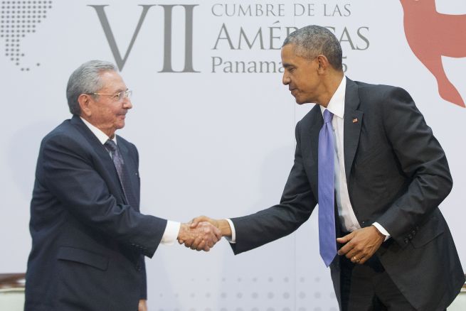 nmasunivision's tweet image. #Obama anuncia que quitará a #Cuba de lista patrocinadores del terrorismo. Detalles -&amp;gt; uni.vi/LBJvs