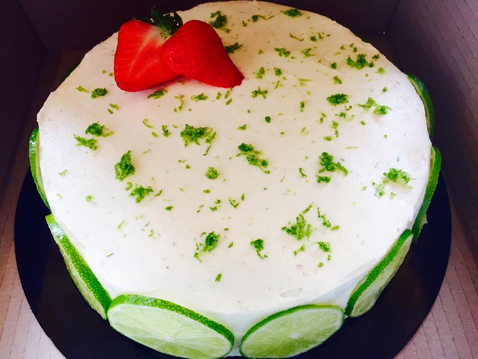 DemiPastisser5's tweet photo. New decoration of Mojito Cake!!! http://t.co/LIvgV02V3a