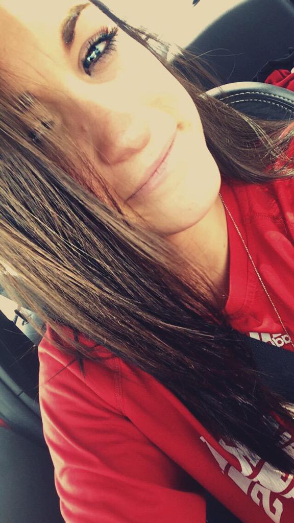 25_JMM's tweet photo. would you believe me if I told you my bf colored my hair?? #back2dark http://t.co/VUw4lORgpv