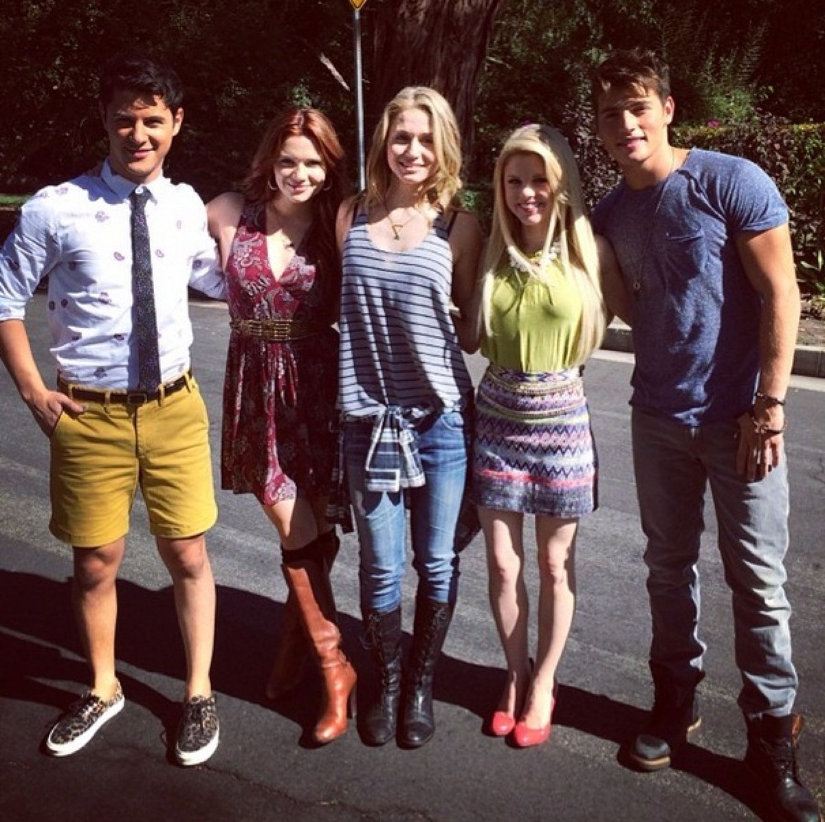 yumistw's tweet image. Elenco Perfeito #WeWantFakingIt2B