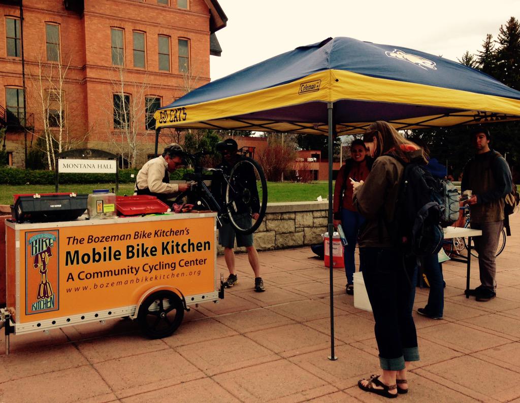ehhdLT's tweet photo. ATTN @montanastate - Repair your day &amp; your #bike with FREE #coffee &amp; #mechanics courtesy of #Bozeman Bike Kitchen! http://t.co/NzJjGNZWTz