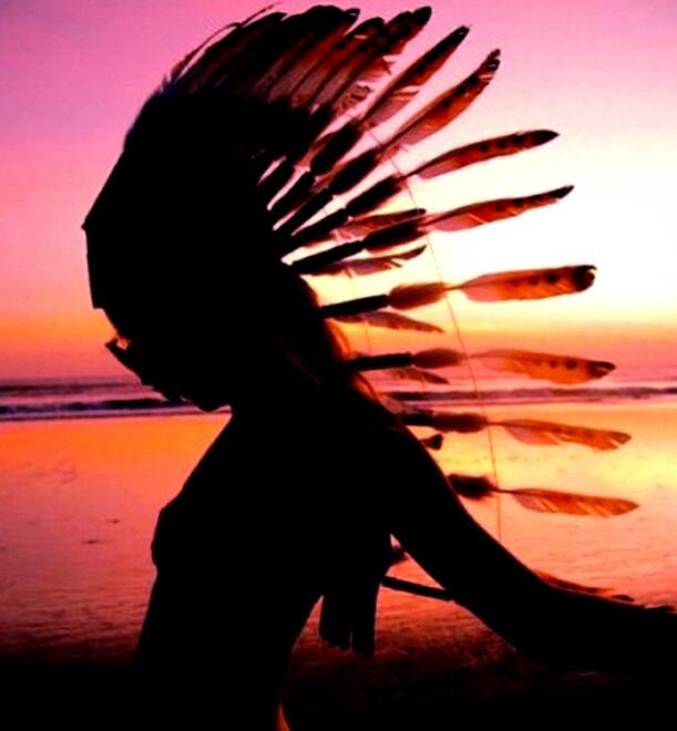 AimeeMarchan's tweet photo. Summer vibes #pocahontas #redindianvibezforlife #summer http://t.co/R84LlPPQVQ