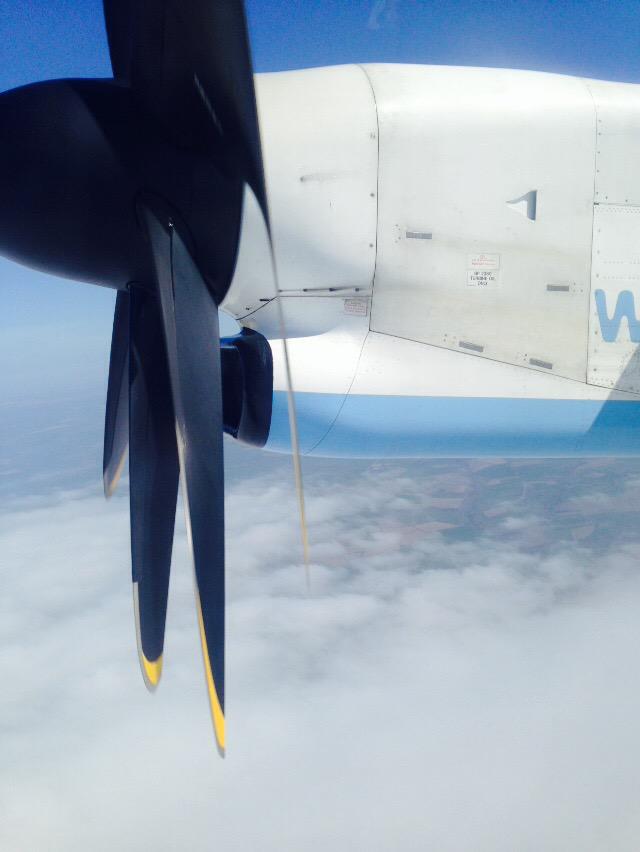 davemarsh49's tweet photo. Sea Mist rolling in of the Nth Cornish Coast #AnotherGreatFlight @flybe from @newquayairport to @ManchesterAirp http://t.co/DbCbwFUCaY
