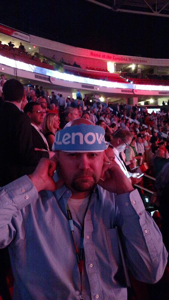 youngmnro's tweet photo. The new "Lenovo" http://t.co/xS4Dx7x8rr