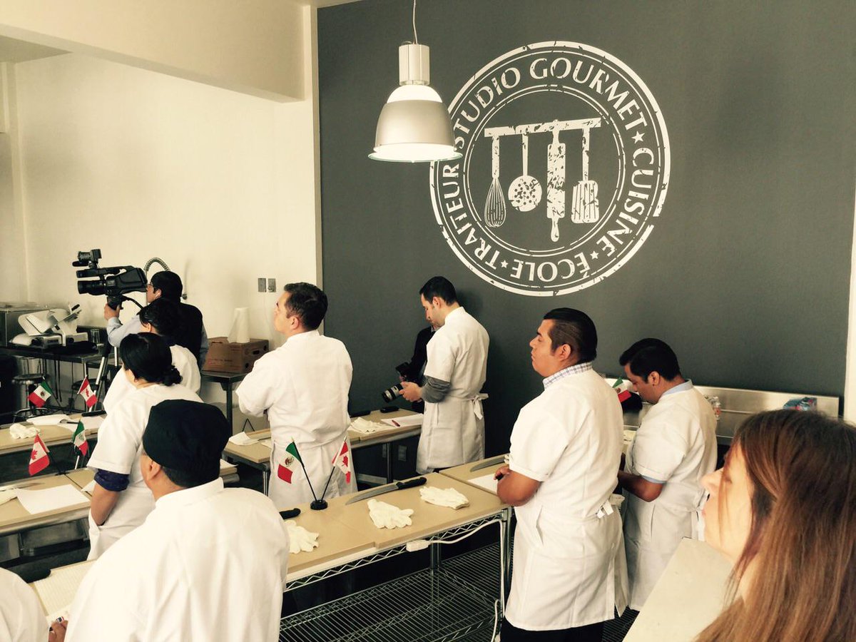 CANADABEEFMEX's tweet image. @CANADABEEFMEX y #canadapork Seminario Trade Dry Aged Beef en México #canadianmeat #LoveCDNbeef #ExperienceCDNbeef