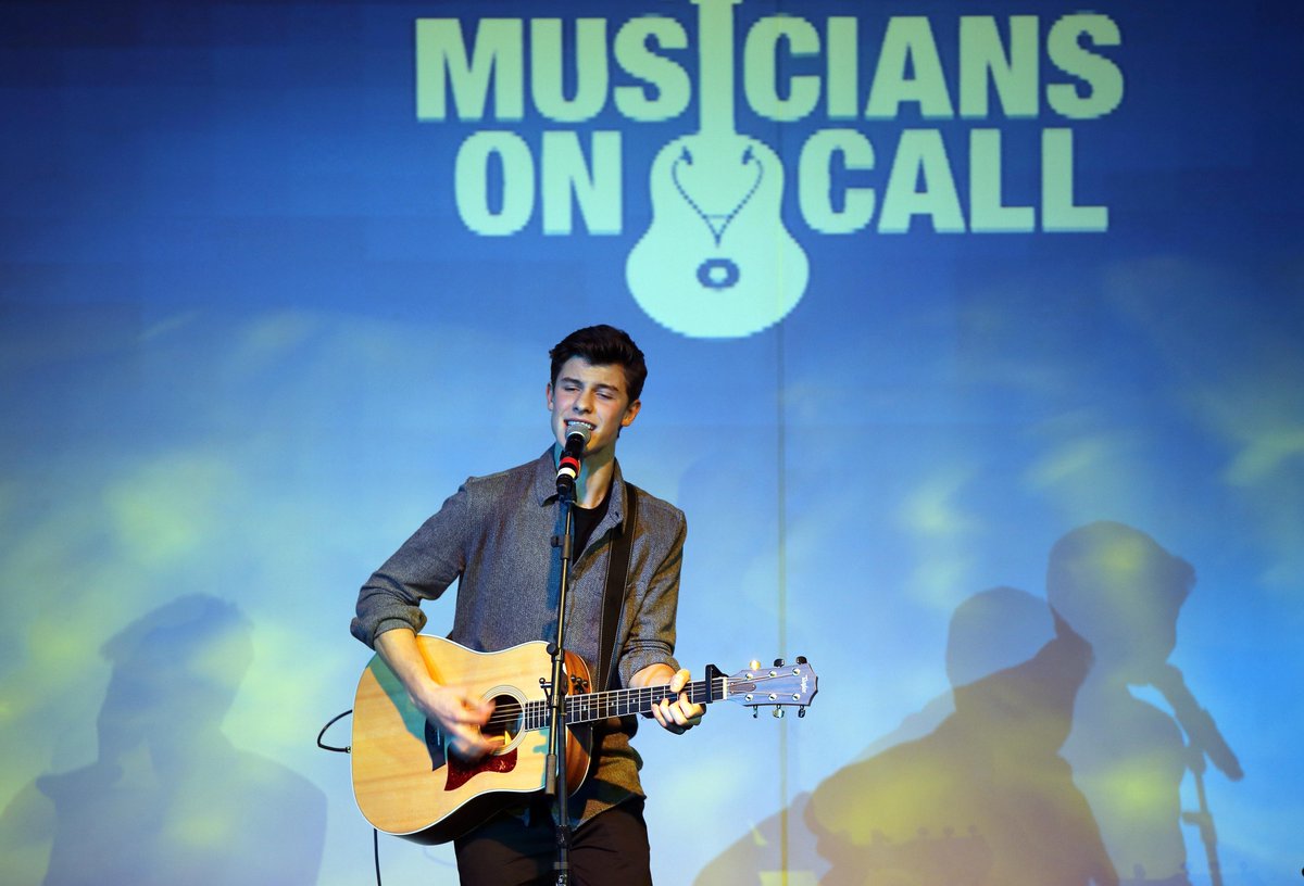 musiciansoncall's tweet photo. #Handwritten is here! Congrats to our friend and #MOC15 supporter @ShawnMendes! https://t.co/r3fQZF6yMe http://t.co/kCTlyZHB7Y