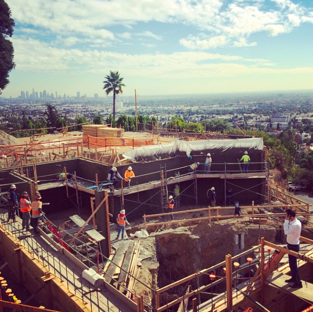 LyonsD_Social's tweet photo. Strong walling the hills! #lyonsdevelopment http://t.co/iYnnfKaeu1