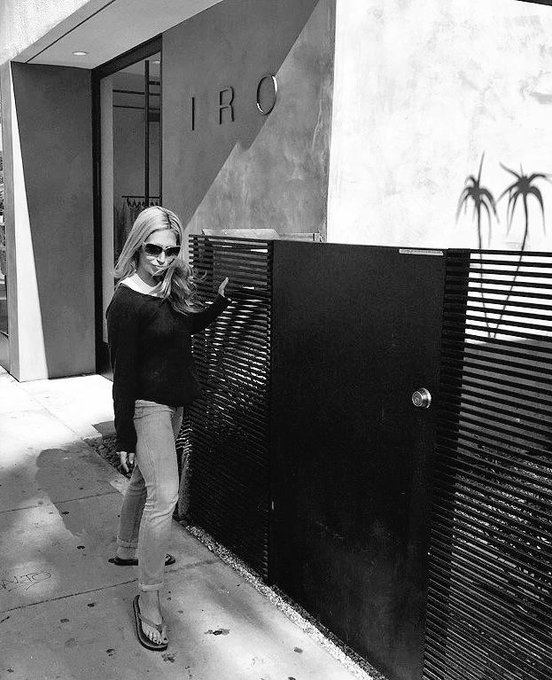 off to #latte it up...ommmm to the bean http://t.co/FsCu28vc0E<a href="/tag/latte"class="tags">#latte</a>