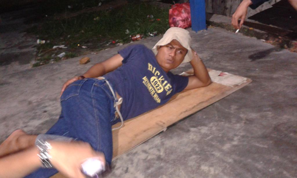 Engga ada pantai,triplek pun jadi <a href="/wahyuaswaw/">88</a>