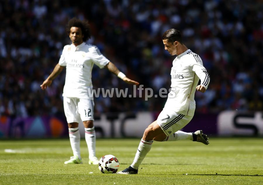 LaLiga's tweet photo. LIGA BBVA TOP SCORERS #SienteLaLiga

38 - @Cristiano
34 - Messi
18 - @neymarjr, @AntoGriezmann
17 - @carlos7bacca http://t.co/XEXMaJQVNn