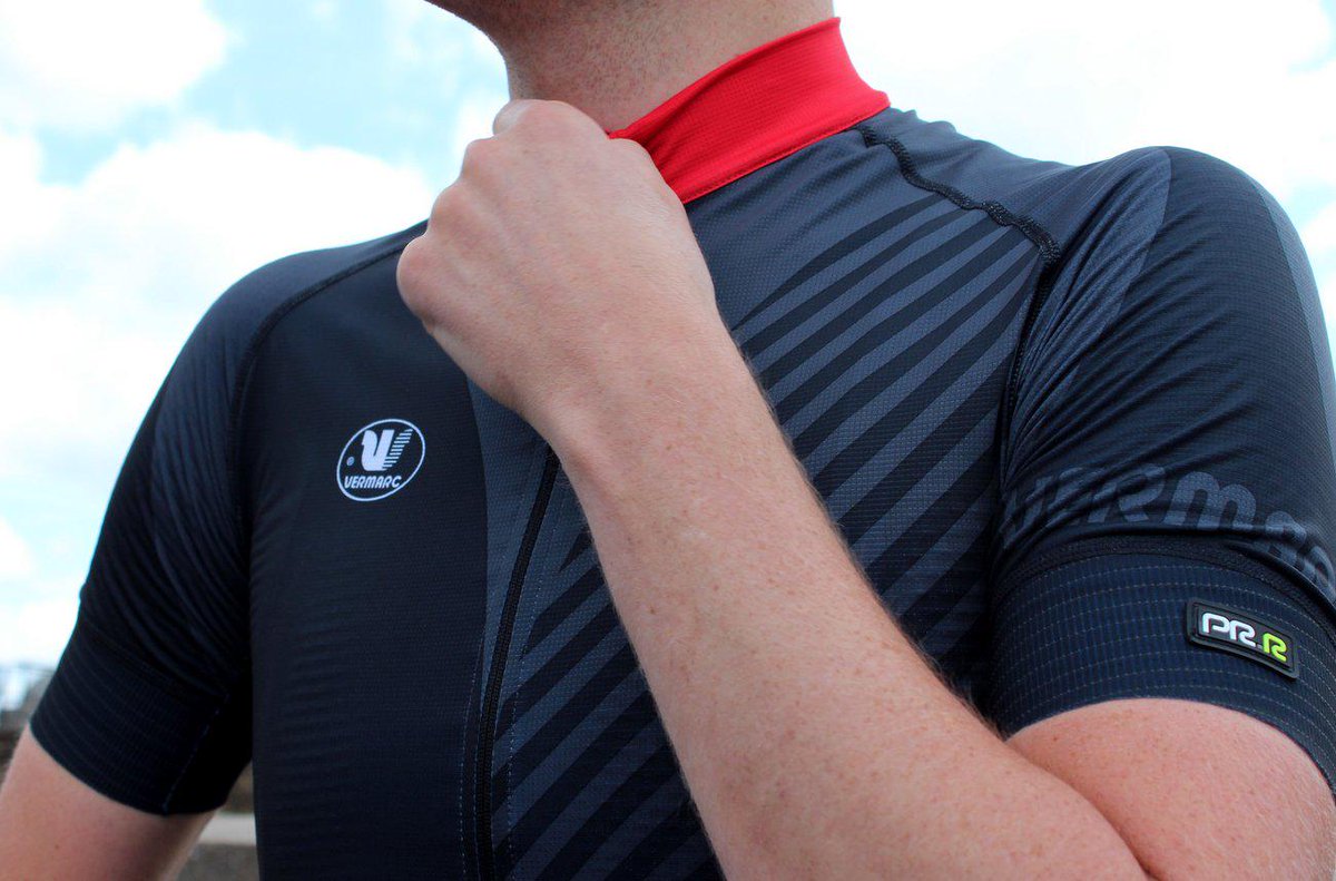 roadcyclinguk's tweet photo. JERSEYS - Sun's out, gun's out? Here's what you need to know about short-sleeve jerseys: http://t.co/u2cP24FlEX http://t.co/91YhkuJFx3