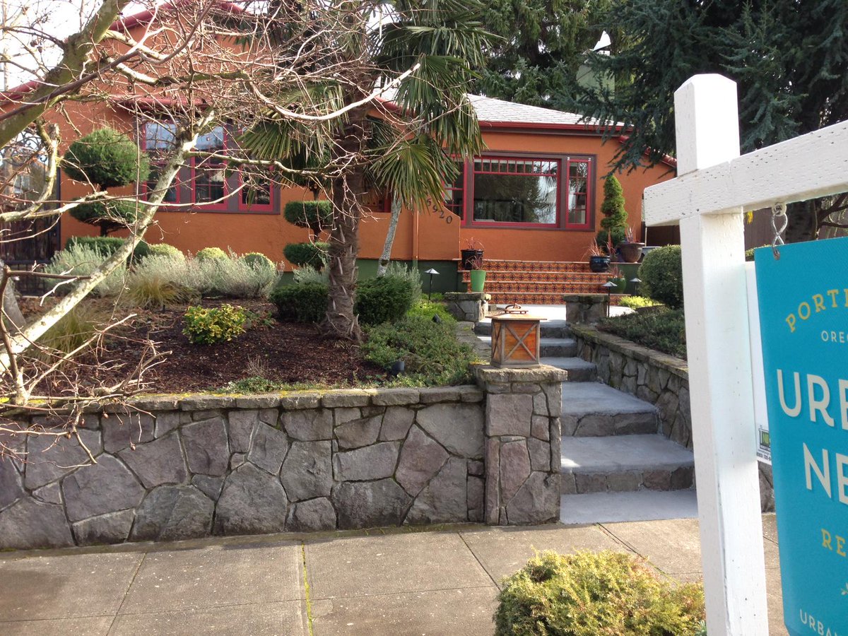 ORFrontPorch's tweet photo. Supply of Portland houses tightens to levels unseen since the fall of '05; prices rise http://t.co/nlWJDBd6kE http://t.co/IkgxHBirS9
