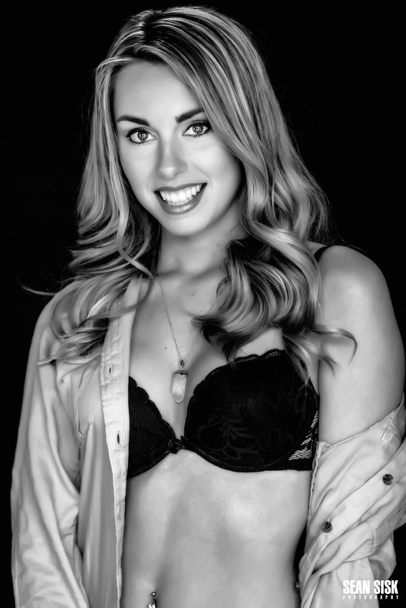 yesterday w/ <a href="/alexandria_orr/">Alexandria Orr</a> #Lingerie #BlackAndWhite #studio <a href="/NikonCanada/">Nikon Canada</a>  #BW #mua <a href="/coreyjstone/">Corey Johnstone</a> <a href="/CARGOcosmetics/">CARGO Cosmetics</a>