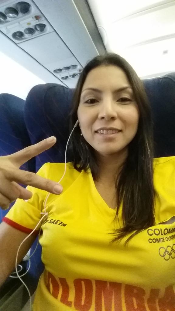 StellaUrango_'s tweet photo. Rumbo a San Salvador, Camp Centroamericano y del Caribe. Gracias Dios y a @OlimpicoCol y  la FCK por apoyo #KarateCol http://t.co/E6DekJSJNN