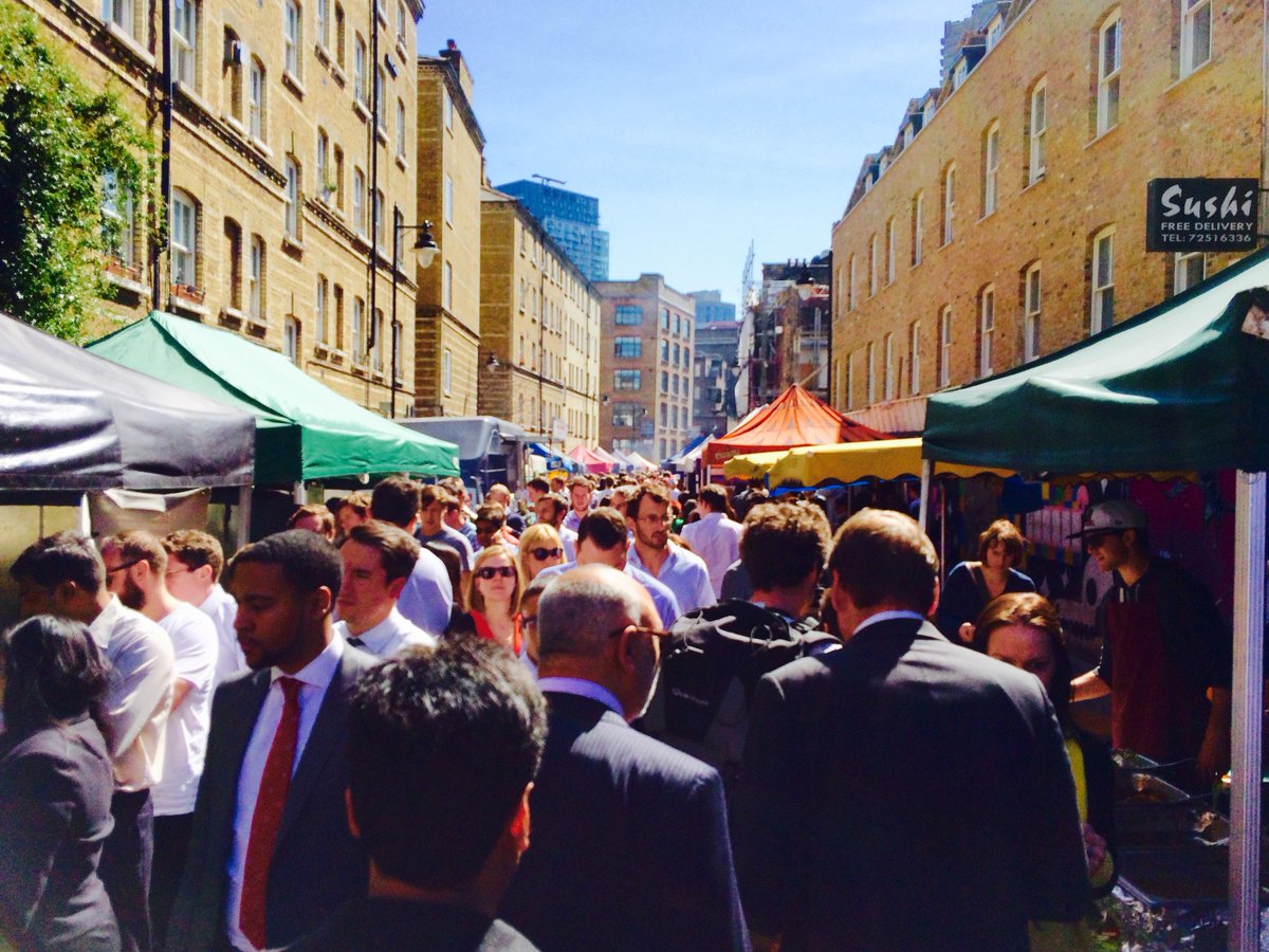LinklatersGrads's tweet photo. Our colleagues enjoyed a nice lunch in the sun - around the corner from our office at Whitecross Street Market. http://t.co/f5bgFxCSSv