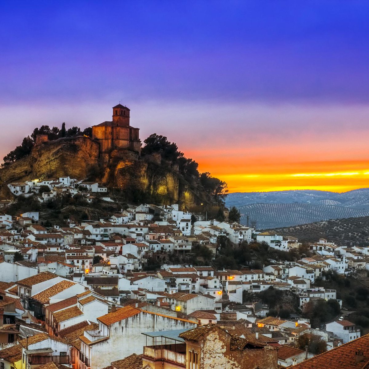 EspanaEnLatam's tweet photo. La potencia visual del paisaje y arquitectura de #Montefrío seducen desde el primer instante.
#granada #visitspain http://t.co/bhevfFAu3A