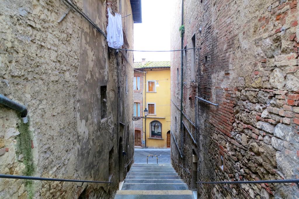 TianaPix's tweet photo. Top 6 Places To Visit in Tuscany During Spring http://t.co/Loro6oo7eF @TripAdvisor #FKSpringVaca #italy http://t.co/OuaPM1Sia3