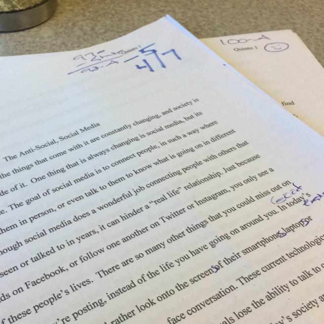 ayerayray__'s tweet photo. Got A's on both my english papers! #GettingAsiscool #YouAreACEO http://t.co/YqKDo1Z7YX