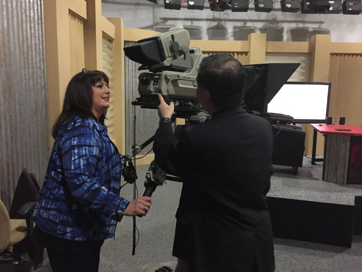Priestsforlife's tweet image. @JanetMorana @FrFrankPavone curious about the cameras here at the @EWTN studios   #defendinglife