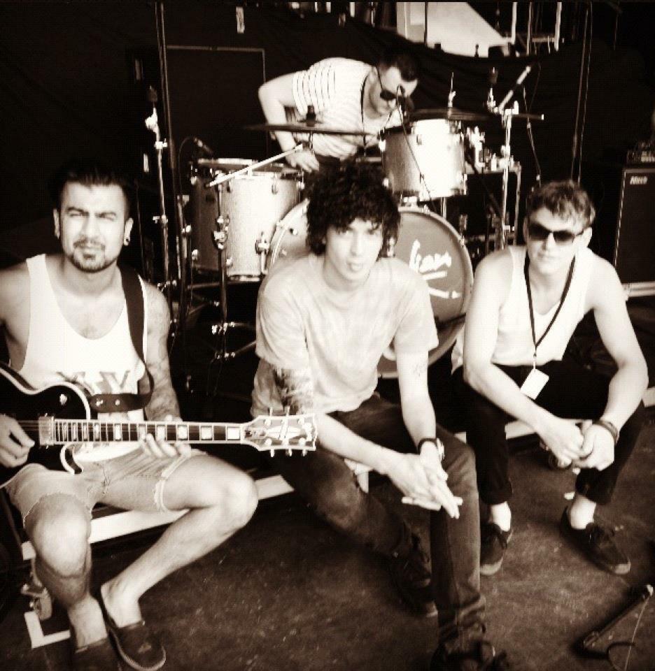 julianperretta's tweet photo. Live dates about to be announced! Cannot wait to play with my brothers on stage again for you. http://t.co/DOZuFL2Zha