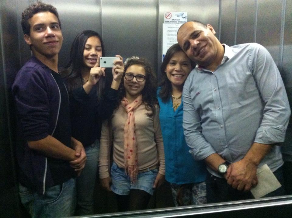 Rafaela_Alves6's tweet photo. A vida não se acaba quando deixamos de viver e sim quando deixamos de buscar algo nela! http://t.co/1o4jSUTKLw