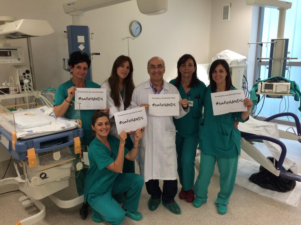 CelayaMikel's tweet photo. Profesionales del Hospital Universitario de Ceuta implicados con la Seguridad del Paciente. #safeHANDS @Ingesa_Ceuta http://t.co/0TDeTrKeQL