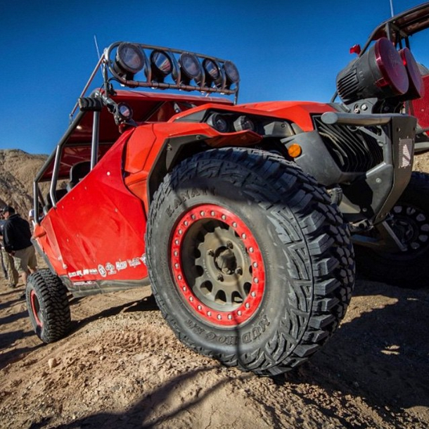 KanatiTires's tweet photo. #ENZO @MadiganMotors built @UTVUnderground @brpmotors #Maverick posted on some #MudHogs! #KanatiTires http://t.co/3OzYuWQRUS