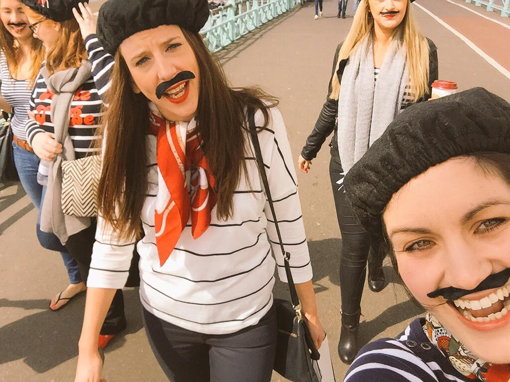 JennieWain's tweet photo. Bonjourno 🇫🇷 @MissLJBurgess @claire86xx @chardiamond86 http://t.co/K0ExeiBXBq