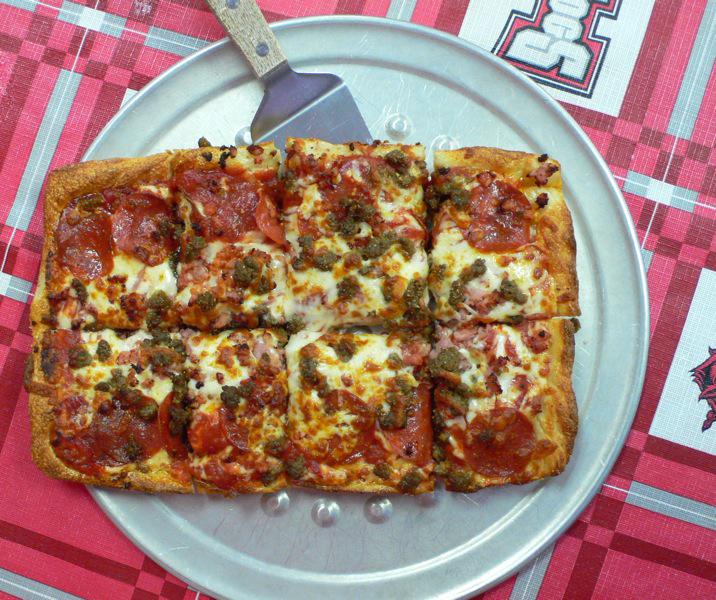 Jim'sRazorbackPizza tweet media