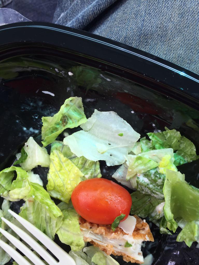 Alvaro_1's tweet photo. Tried to get in contact with corporate, but it was impossible. 👎😖@Wendys #rouchonsalad #badcustomerservice http://t.co/LQ4wmdhDrK