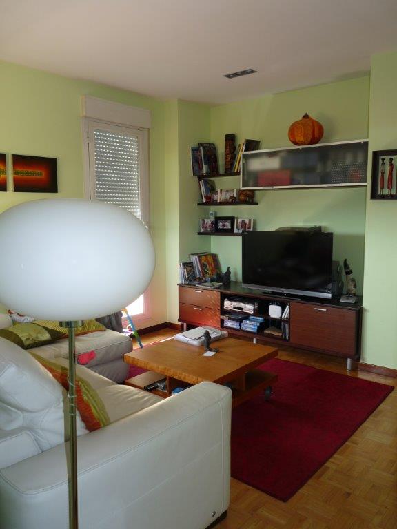 Dato_40_Inmob's tweet photo. VPO en LAKUA de 83 m², con terraza de 80 m², garaje y trastero. 145.000 € (9520) http://t.co/FubGx19n0d
