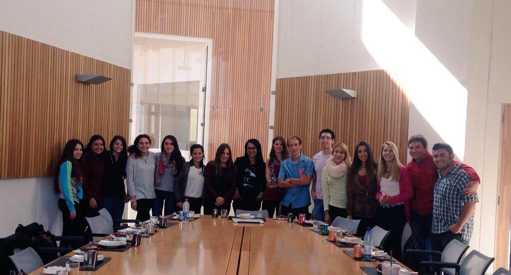 UAI_VINA's tweet photo. Finalizando Brunch de @periodismouai "Ver Tele para vivir” con la periodista Ángela Díaz @NegraCesante @2015Caep http://t.co/jUwIciw2cN