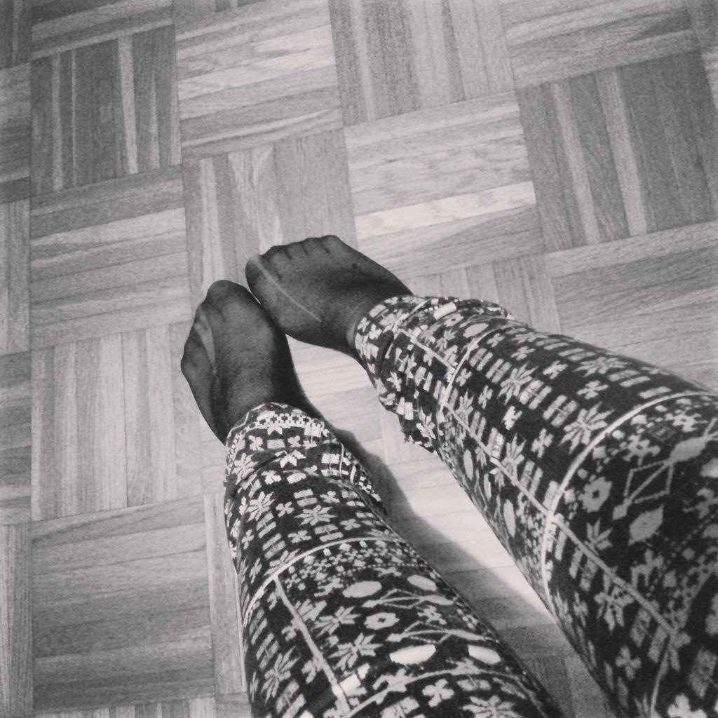 darjapograjc's tweet image. A lahko prosim nekdo naredi nogavice, ki se ne trgajo?! Kakšen Kickstarter, jaz financiram proizvodnjo. #myproblems