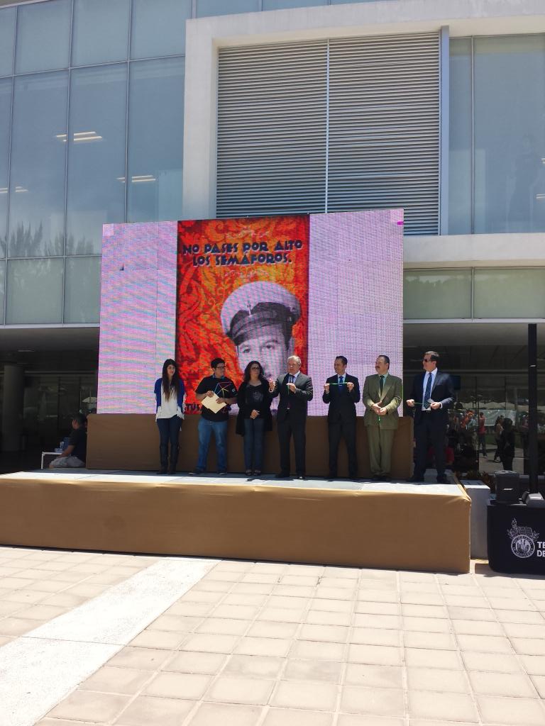 TuSabras_1's tweet photo. El Director del @TecCampusGDL inaugura la campaña #TúSabrás http://t.co/4J2kqifxPT