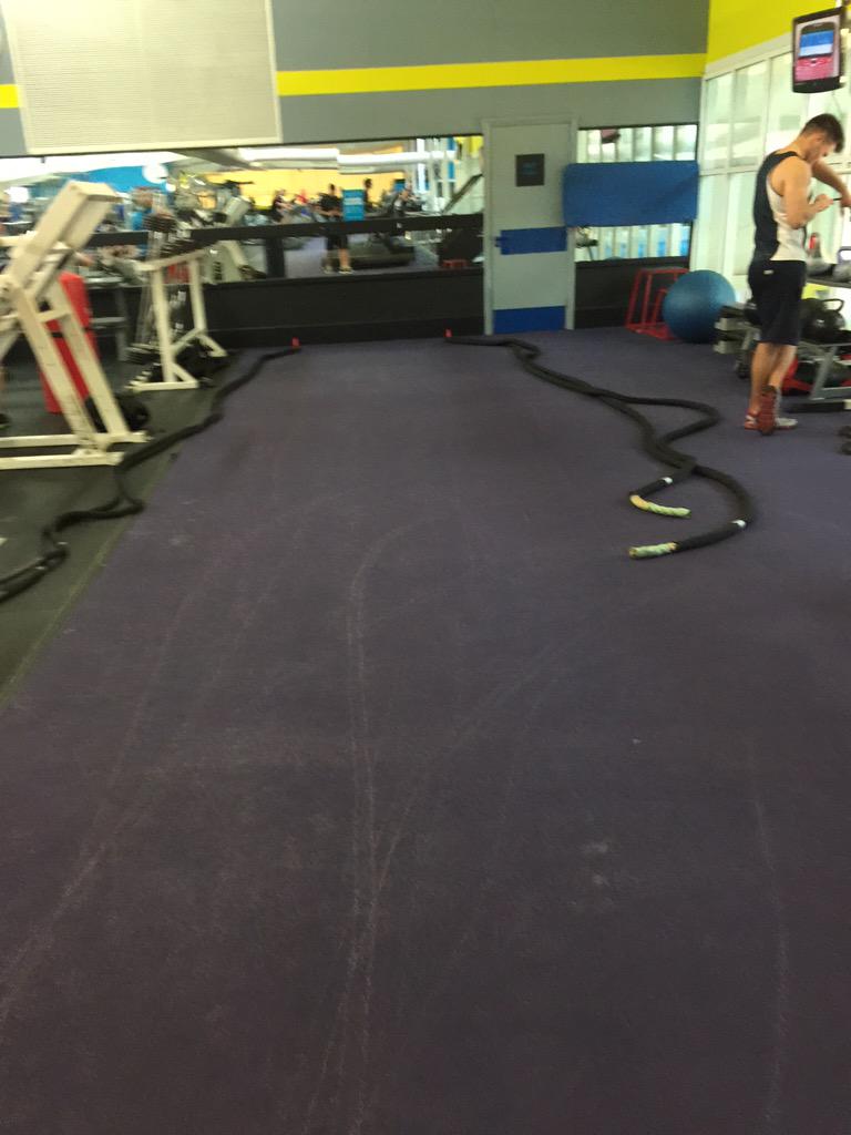 Newbury95's tweet photo. Might have missed @warriorworkout1 but doesn't mean I'm not gunna do it #selfsetup #motivation #nopainnogain http://t.co/Xgv3ujegmn