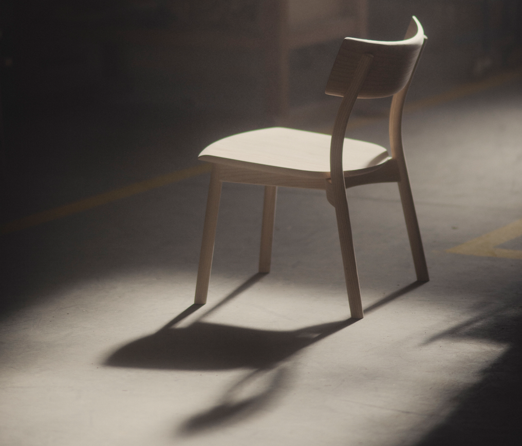 HermanMiller's tweet photo. Sage Salone tips c/o designer #LeonRansmeier Plus: 1st look at Chiaro additions @Mattiazzisrl http://t.co/kGvc9JEgGb http://t.co/8JKVEn8or5