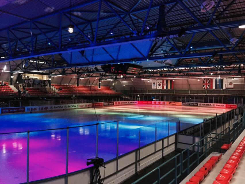 jacobgrumsen's tweet photo. Eindhoven Icehockey arena http://t.co/vgQ7w3qJmj