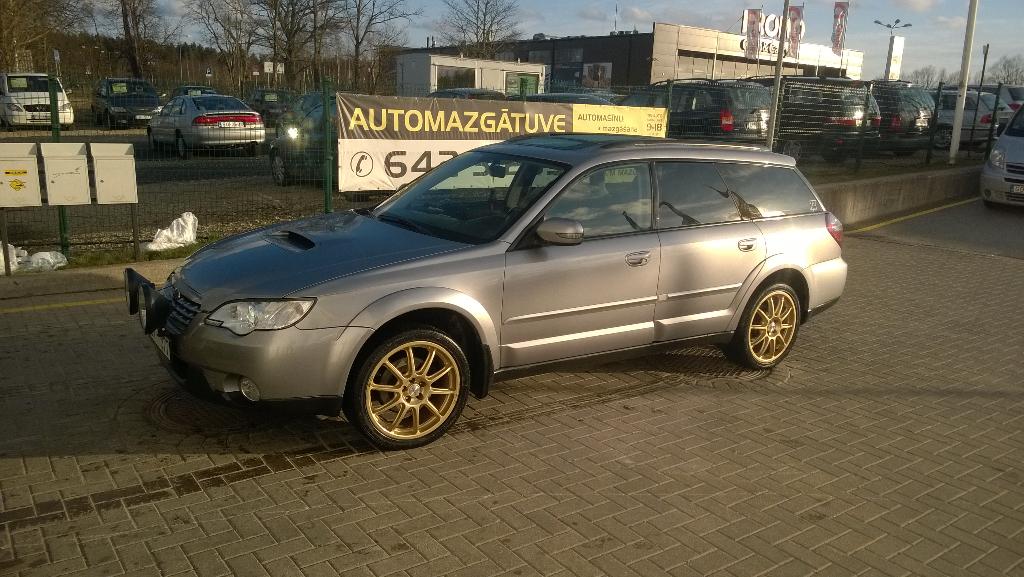 TehautoRacing_'s tweet photo. Subim jaunas čībiņas. #prodrive http://t.co/Z4wCmbB4OZ