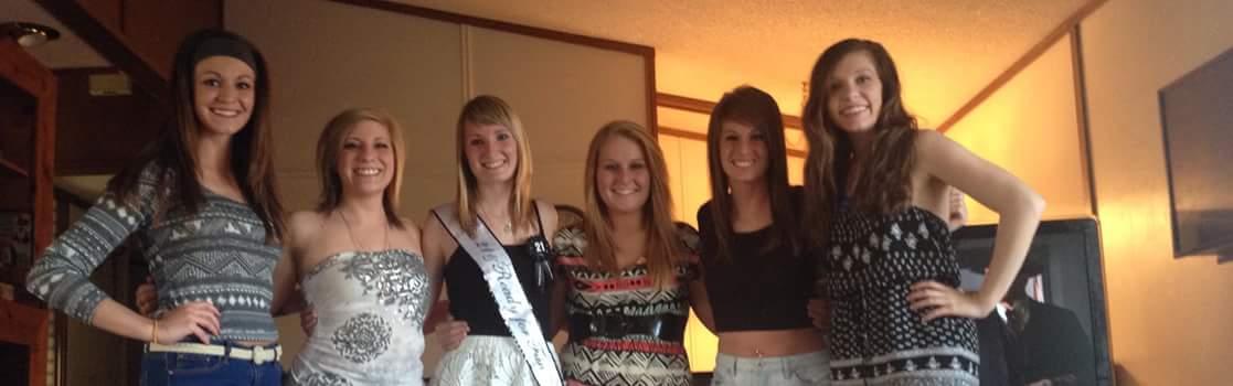 kiley_frenchfry's tweet photo. Loved going out with the girls this weekend!! http://t.co/Cx8ceGupt2