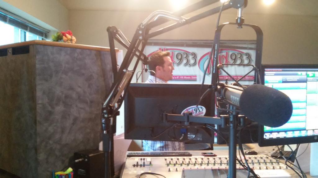 CounselingSVMS's tweet photo. Hanging at the @Mix933 studio with members of the @SVMSEagles 8th grade broadcasting class! Thanks @SteveSerrano! http://t.co/Rht7kYe29f