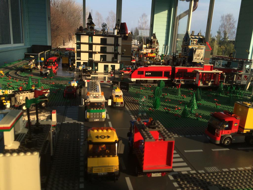 DachaProjectRus's tweet image. Наш макет из Lego всегда ждет самых юных гостей !