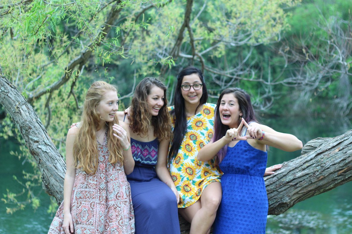 SU_TriDelta's tweet photo. Happy Tri Delta Tuesday! #TriDeltaTuesday http://t.co/RbHg52ydbi