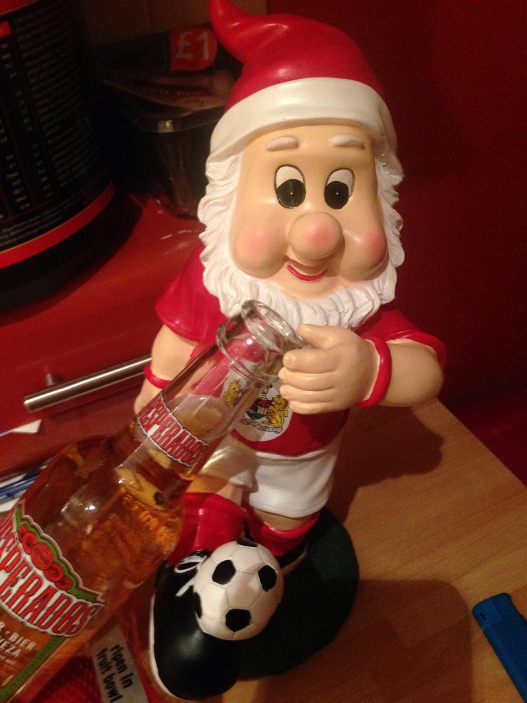 gracekington's tweet photo. @Footyames @b_gem123 norms on the jungle juice #Promotion http://t.co/NL9NkUF6Wp