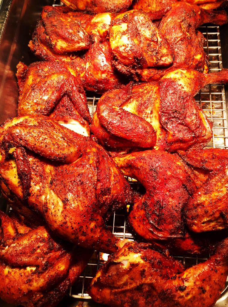DocsTxBBQ's tweet image. Our BBQ chicken halves are looking mighty fine today! Grab a family pack on your way home, and dinner is done #BBQ