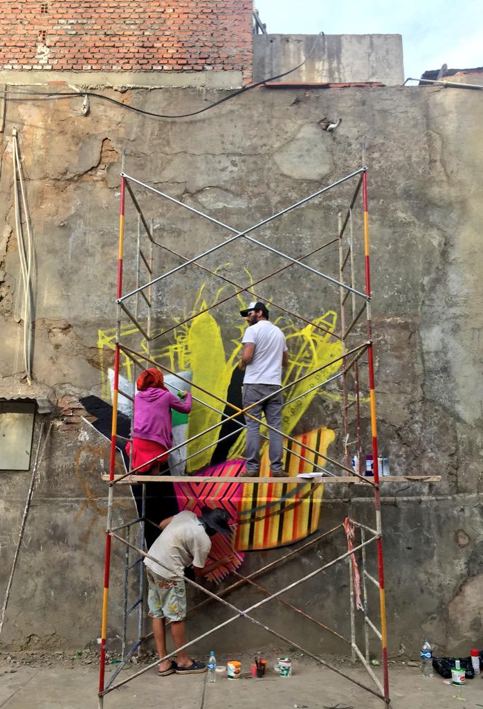 arquitecta's tweet photo. La #BAU2015 ya está llenando de color los muros de Villa Coronilla #Cochabamba #graffiti #StreetArt #mural http://t.co/1Xfrqy7etu