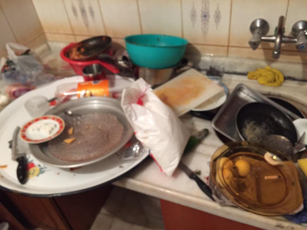 evhalleri's tweet photo. Cinayet gibi anasını satayım üstlenen yok http://t.co/IS6p1MP0jf
