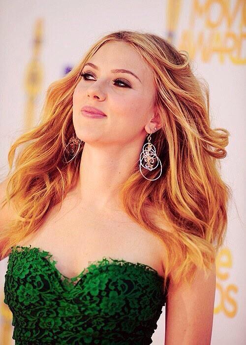 laraRPG_TW's tweet image. je prends qui pour nouveau perso? Nick? Scarlett? Chloe? Brett ( je n&apos;ai pas de très belle photo sur mon portable)?